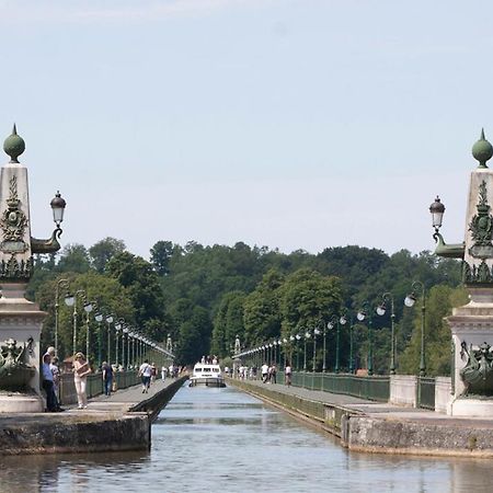 Les Champs Apartment Cernoy-en-Berry ภายนอก รูปภาพ