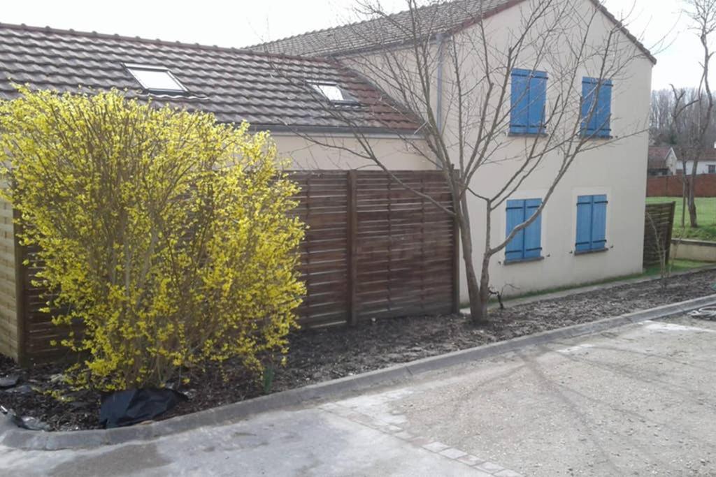 Les Champs Apartment Cernoy-en-Berry ภายนอก รูปภาพ